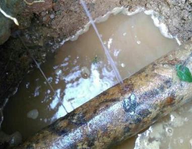 乳源楼顶渗水维修公司分享下地暖漏水的原因及检测方法。